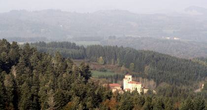 RENOVATED HOUSE IN CHARMING VILLAGE 45 MINUTES FROM THE RESORTS