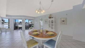 Condo, 1 Queen Bed (Rare riverfront condo with pool, spa,) | Dining