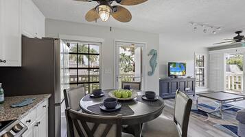 Condo, 1 King Bed with Sofa bed (Ville De Marco East M-5) | Dining