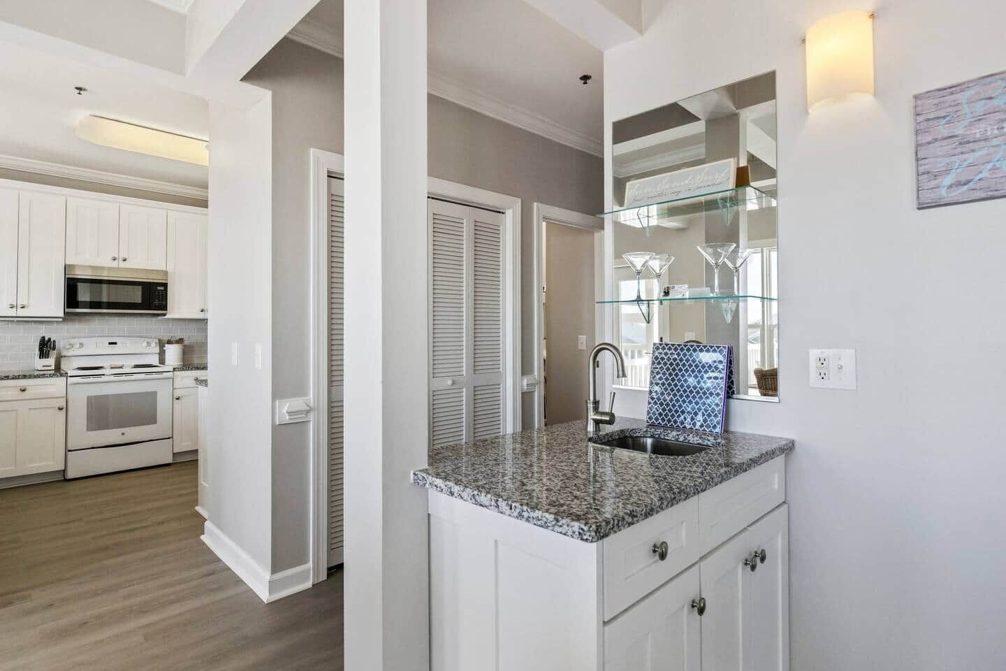 Fridge, stovetop
