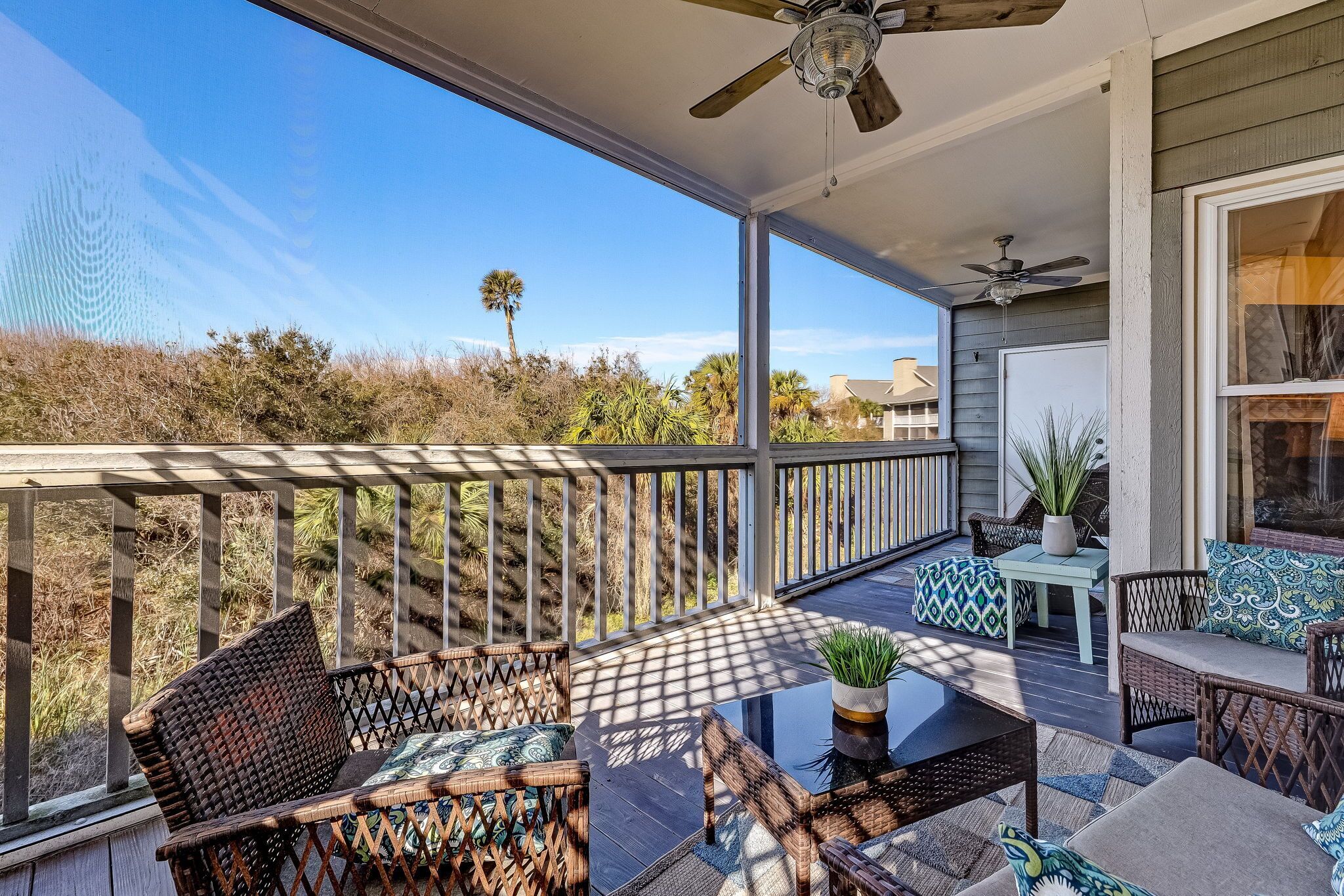 Fully furnished Beach House, beauty!