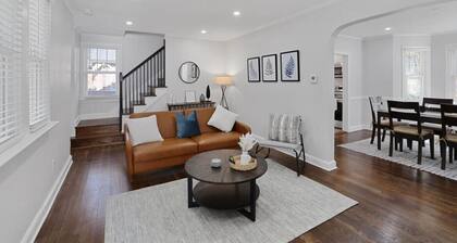 3 Lvl Rosslyn Gem-Walk to Metro!