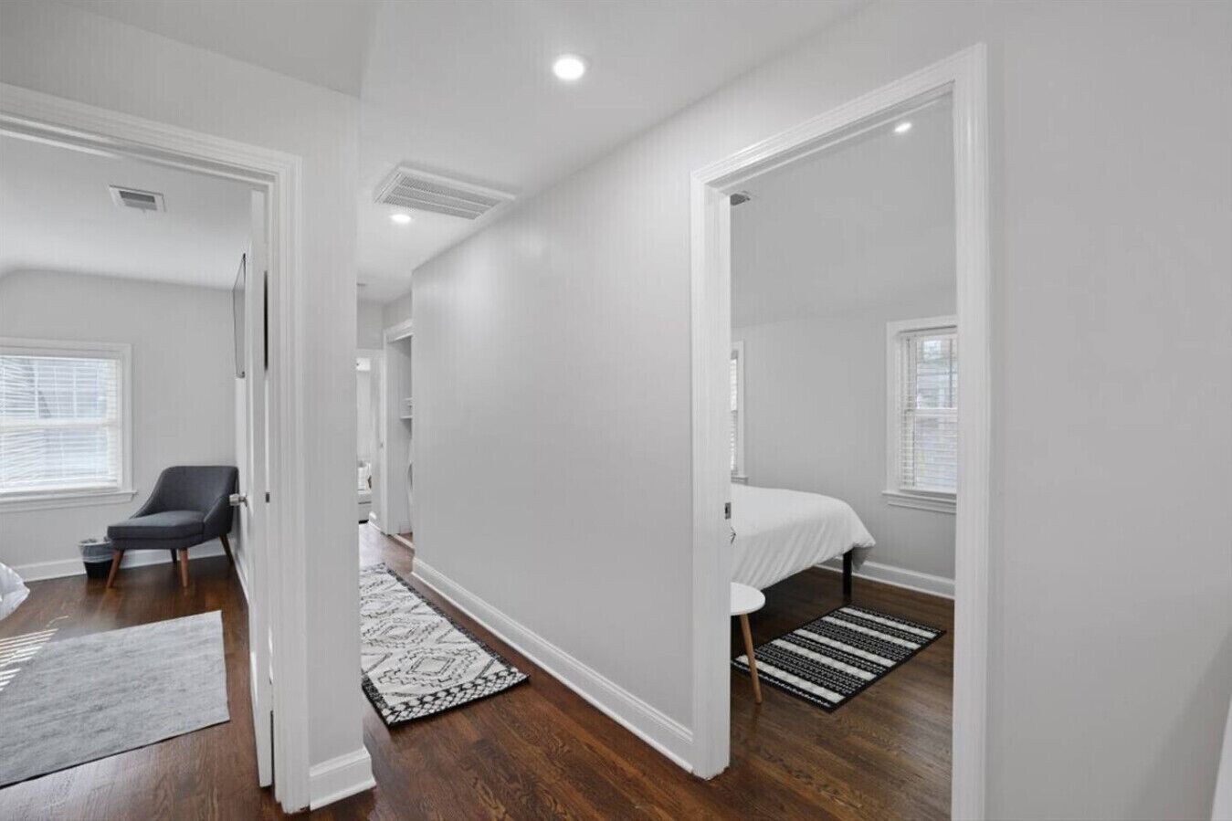 4 間睡房、書桌、熨斗/熨衫板、可攜式嬰兒床