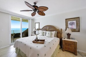Room - Beachfront Condo With Views, Pools and Tennis Courts (Marco Island)
