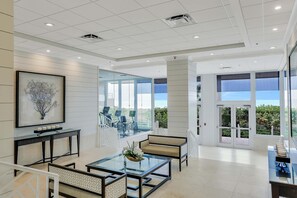 公寓客房, 1 張特大雙人床 (Beachfront condo with views, pools an) | 住宿內部
