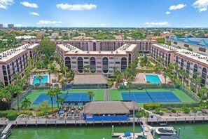 Condo, 1 Queen Bed with Sofa bed (Waterfront one-bedroom condo with poo) | Exterior