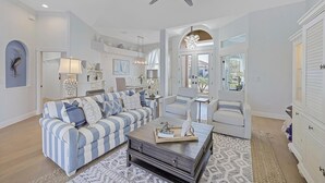 Casa, varias camas (Alluring waterfront home with W expos) | 4 dormitorios