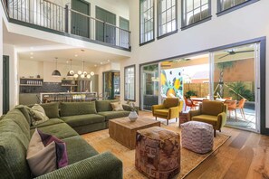 TV, stereo, offices - Outdoor Living in New Orleans | Heated Pool (New Orleans)