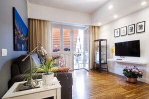 Smart TV, books - Roma-Incantata, Central, Large Balcony, Next to the main Subway,(Metro A), Park. (Roma)