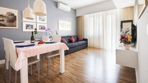 Dining - Roma-Incantata, Central, Large Balcony, Next to the main Subway,(Metro A), Park (Roma)