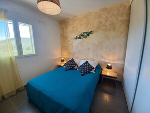 2 chambres, fer et planche à repasser, lit parapluie, Wi-Fi gratuit