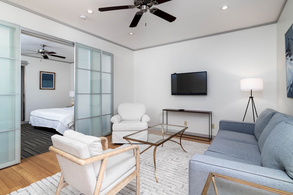 Modern Luxury Downtown Condo Oxford Vrbo