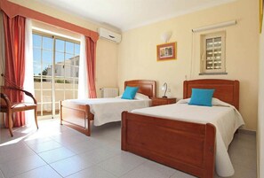 3 chambres, fer et planche à repasser, Wi-Fi, literie fournie