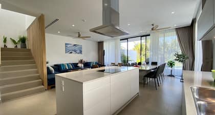 Villa 4 bedroom river view with private pool