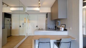 Studio | Private kitchen | Fridge, microwave, stovetop, espresso maker
