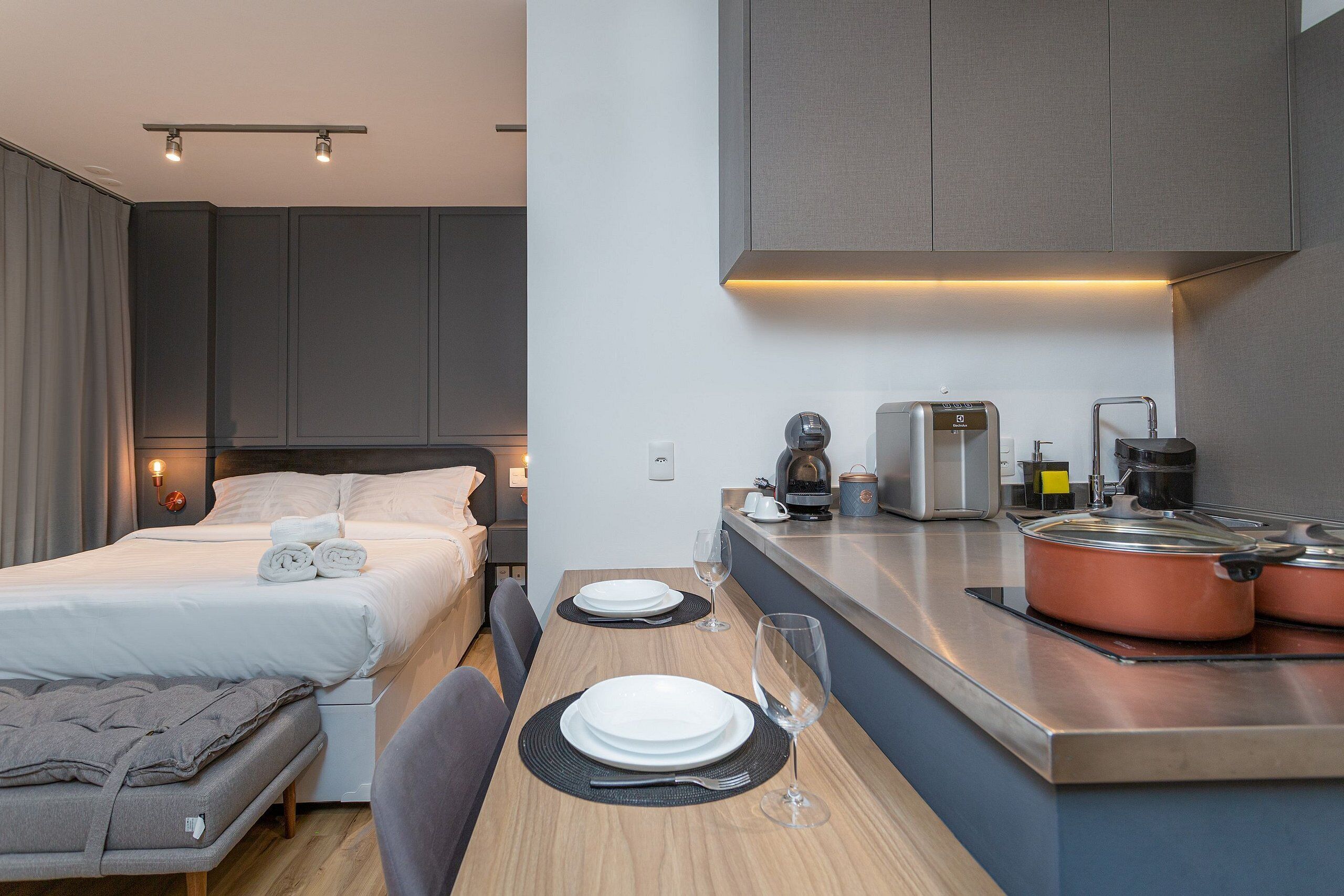 Standard Studio | Free WiFi, bed sheets