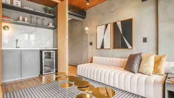 Apartment | Living area | Flat-screen TV