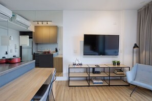 Apartment | Living area | Flat-screen TV - Forma Itaim (São Paulo)