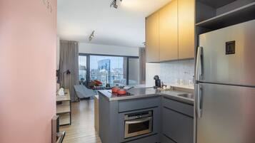 Studio | Private kitchen | Fridge, microwave, stovetop, espresso maker