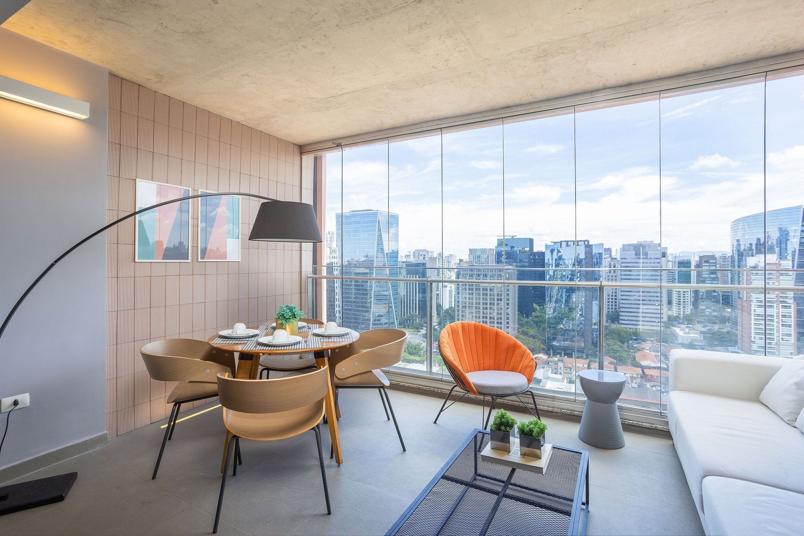 Studio | Living area | Flat-screen TV