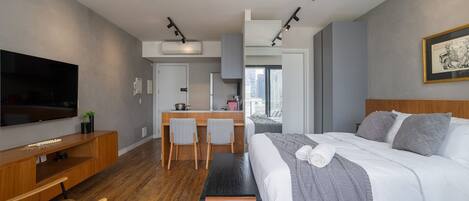 Luxury Apartment | Free WiFi, bed sheets