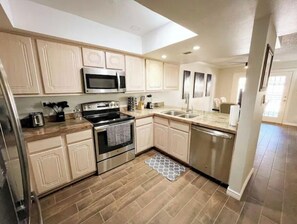 Fridge, microwave, stovetop, dishwasher