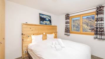 4 bedrooms, free WiFi, bed sheets