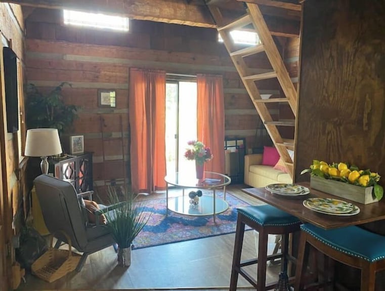 Log Cabin On Main St. In The ️ Of Winston Salem. Sleeps 4 Comfortably. - 윈스턴세일럼