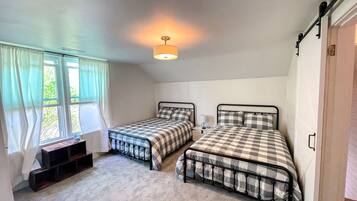 3 bedrooms, iron/ironing board, travel crib, free WiFi