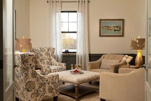 Smart TV, books, stereo