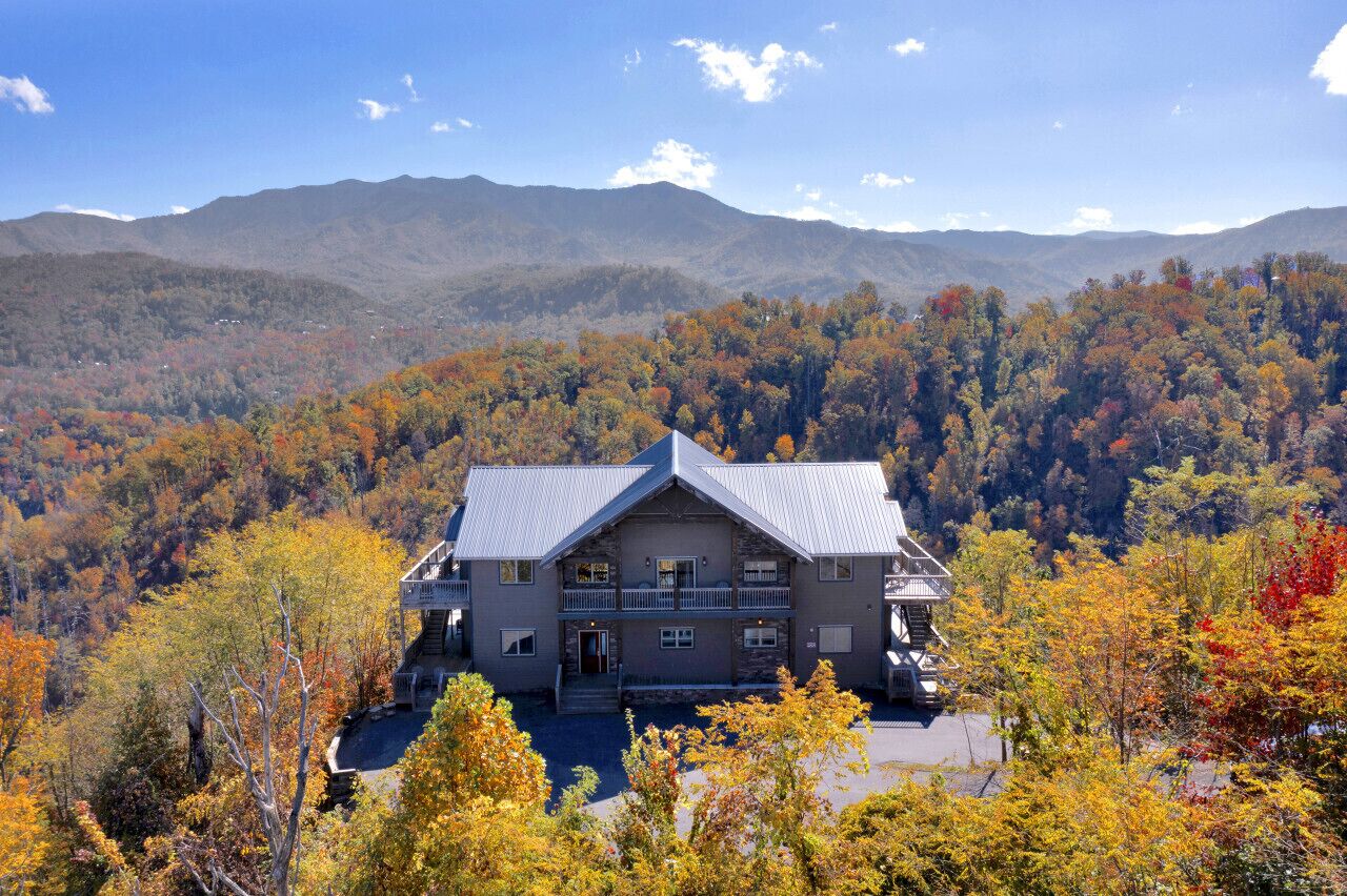 Majestic Overlook - Hot Tub, Theater & Pool Table!
