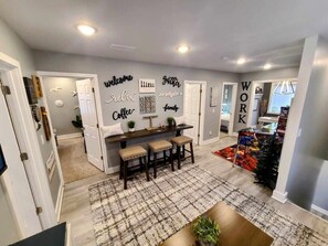 المنشأة من الداخل