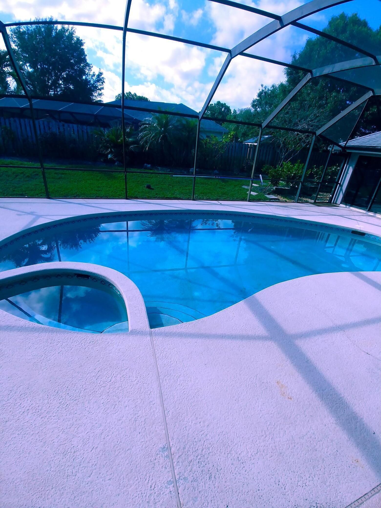 2 rooms + Private Pool. & so close to all. Quiet, Beach, golf, shops, ...