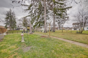 Property grounds - Historic Alexandria Home w/ Private Yard! (Alexandria)
