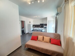 TV, table tennis - Apt heated pool, wifi, 2 bedrooms, air conditioning, 7 min beach 1 min river (Galéria)
