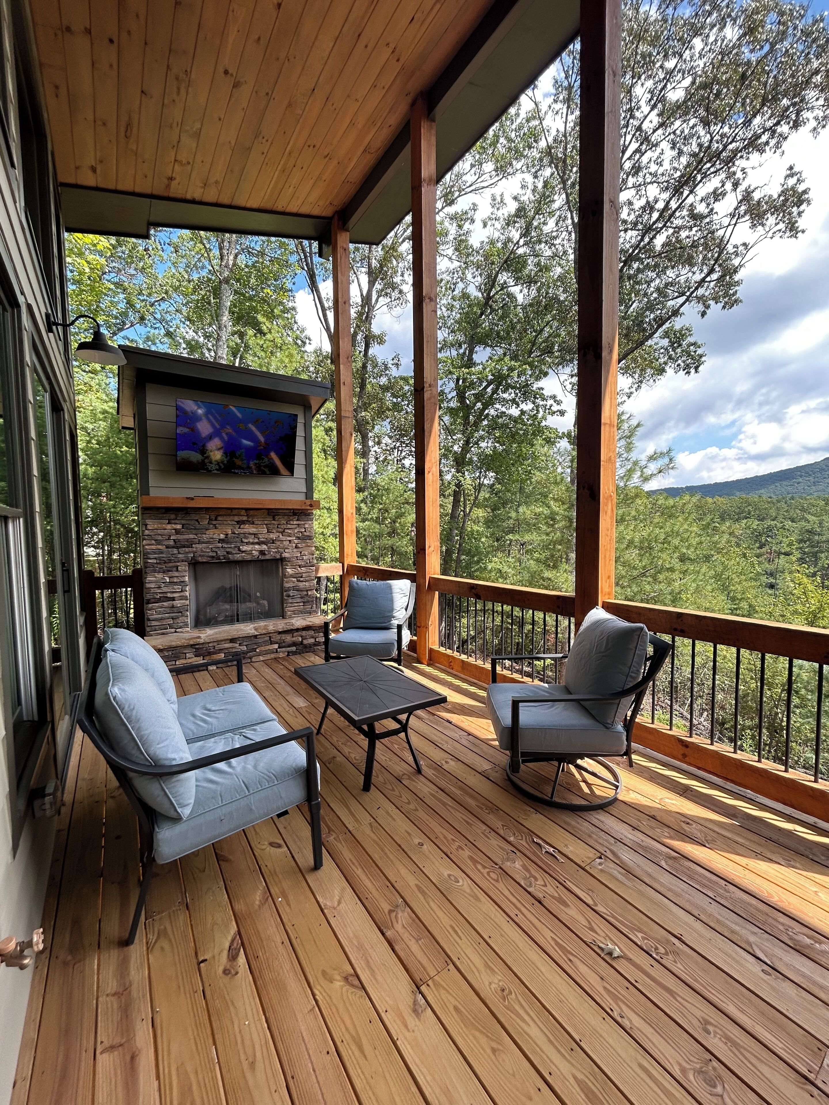 Fall Getaway Sunrise Mountain View Walking Trail & Hot Tub 10 Minutes To Ellijay