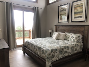 3 bedrooms, desk, iron/ironing board, travel cot - Sunrise Mountain View Getaway Walking Trail & Hot Tub 10 Minutes To Ellijay (Ellijay)
