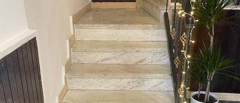 Sengetøy av topp kvalitet, wi-fi (inkludert) og sengetøy