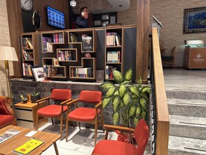 Lobby sitting area - Ozkaya Otel (Sivas)