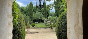 Double family suite 25M2+30M2, 6 persons 1 living room, 1 bathroom