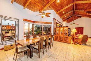 Dining - Casa Buena Vista – 4-Bedroom Villa with Infinity Pool & Panoramic Views, Playa Hermosa (Playa Hermosa)