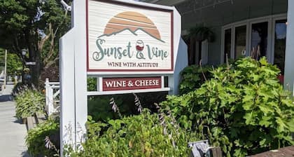 Biergarten Luxe - Center of Downtown Blowing Rock - NEWLY LISTED