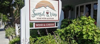 Biergarten Luxe - Center of Downtown Blowing Rock - NEWLY LISTED