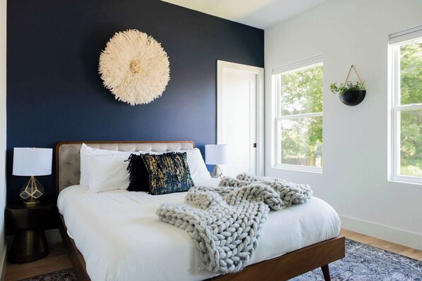 3 bedrooms, iron/ironing board, WiFi, bed sheets