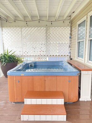 Tina de hidromasaje al aire libre