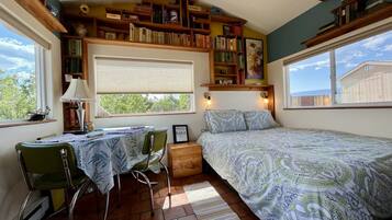 1 camera, una scrivania, Wi-Fi, lenzuola