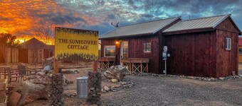 Sunflower Cottage Stellarscape @Triple View Tiny's