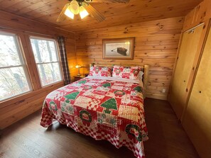 2 bedrooms, iron/ironing board, travel cot, free WiFi