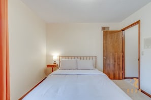 6 bedrooms, WiFi, bed sheets