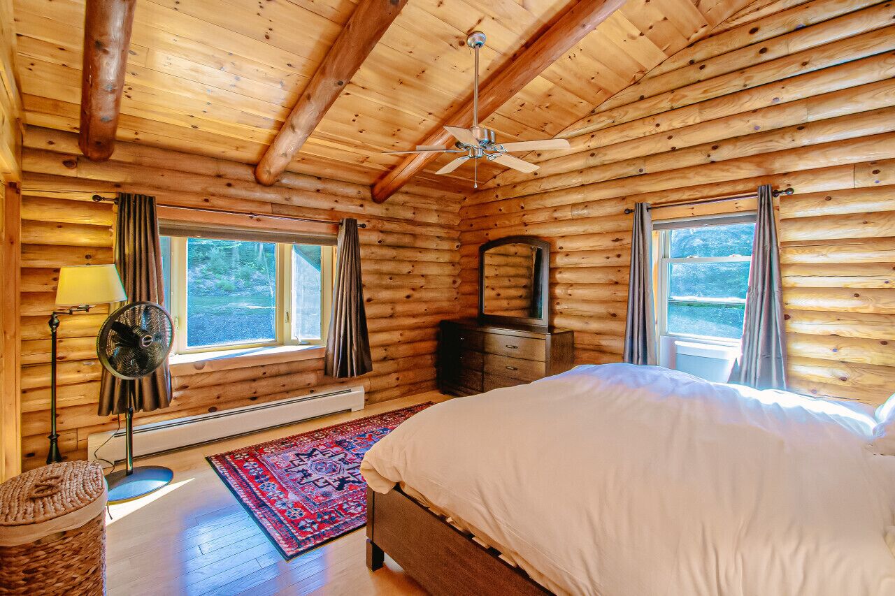 办公桌、熨斗/熨衣板、旅行婴儿床、免费 WiFi